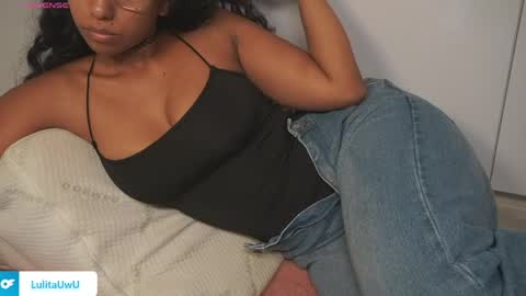 lulitauwu online show from April 1, 2026, 1:39 am