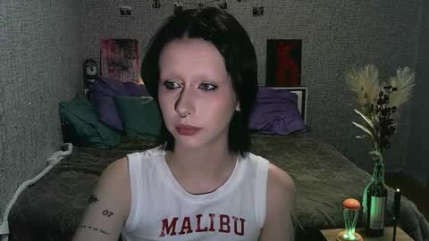 lullypopa online show from October 22, 2025, 1:44 pm