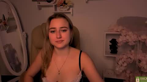 Lily online show from October 8, 2025, 1:42 pm