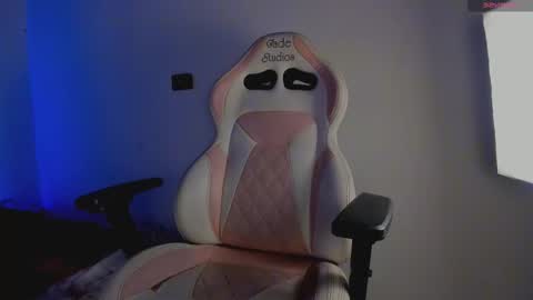 Snapshot of lulu_js_ chatting on September 29, 2025, 4:34 pm elizabeth online show from September 29, 2025, 4:34 pm