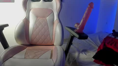 Snapshot of lulu_js_ chatting on October 14, 2025, 5:36 pm elizabeth online show from October 14, 2025, 5:36 pm