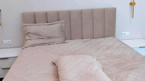 Lulu online show from April 21, 2026, 1:42 am