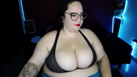 LuluBigTitts online show from January 3, 2025, 1:59 am