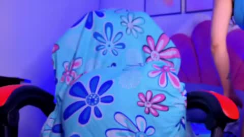 Snapshot of luly_blue chatting on June 14, 2026, 5:42 am Luly online show from June 14, 2026, 5:42 am