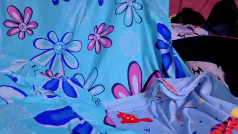 Snapshot of luly_blue chatting on June 16, 2026, 4:37 am Luly online show from June 16, 2026, 4:37 am