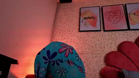 Snapshot of luly_blue chatting on June 25, 2026, 4:12 am Luly online show from June 25, 2026, 4:12 am