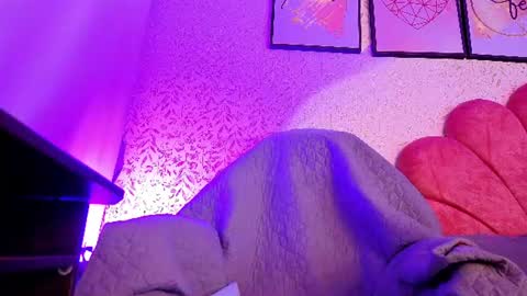 Snapshot of luly_blue chatting on July 4, 2026, 3:35 am Luly online show from July 4, 2026, 3:35 am