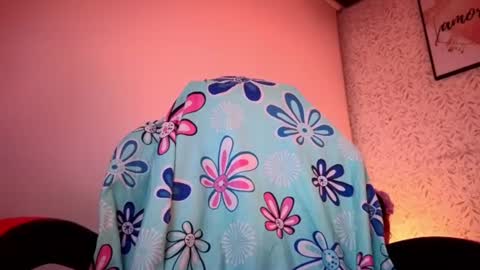 Snapshot of luly_blue chatting on July 16, 2026, 5:02 am Luly online show from July 16, 2026, 5:02 am