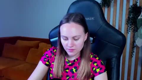 Snapshot of lumerisoren chatting on June 15, 2026, 5:09 am lumerisoren online show from June 15, 2026, 5:09 am
