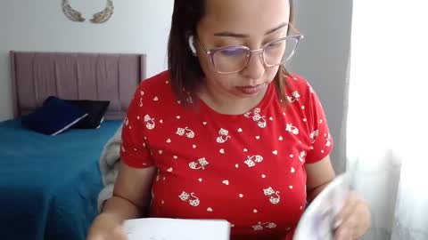 LUMI     online show from January 10, 2025, 6:49 pm