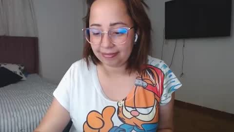 LUMI     online show from February 2, 2025, 1:02 am