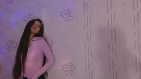 Anora online show from November 17, 2025, 4:24 pm