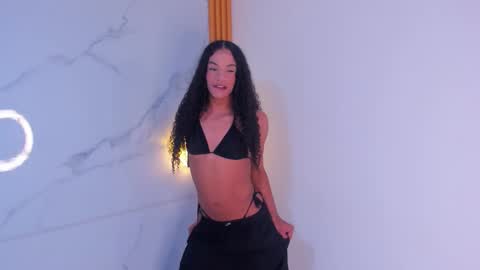 luminous__queen online show from October 16, 2025, 12:17 pm