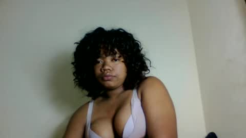 Snapshot of lumira_belle chatting on June 30, 2026, 12:28 pm lumira_belle online show from June 30, 2026, 12:28 pm