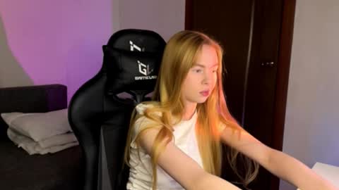 Sia online show from December 21, 2025, 5:31 pm