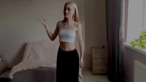 lumpyamsonia online show from November 28, 2025, 7:33 am