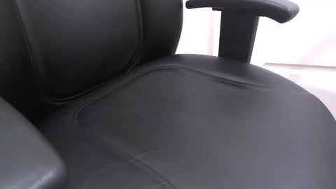 Snapshot of lun_cum chatting on December 16, 2025, 7:52 pm lun_cum online show from December 16, 2025, 7:52 pm