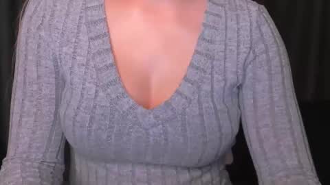 Snapshot of luna1vibe chatting on December 17, 2025, 4:18 am luna1vibe online show from December 17, 2025, 4:18 am