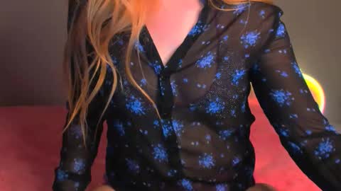 Snapshot of luna1vibe chatting on December 22, 2025, 5:37 am luna1vibe online show from December 22, 2025, 5:37 am