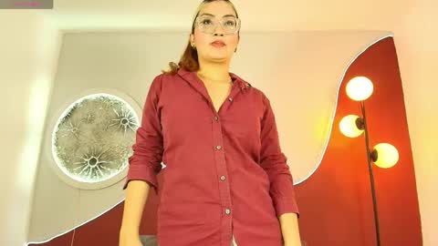 luna__velvet online show from May 12, 2026, 12:46 pm