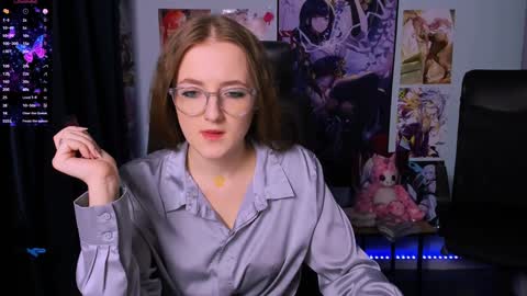 luna_berryy online show from December 14, 2024, 7:46 pm