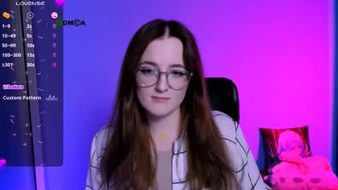 luna_berryy online show from November 25, 2025, 8:31 pm