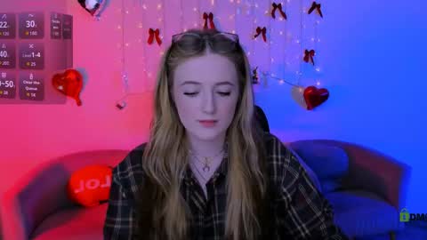 luna_berryy online show from April 11, 2026, 7:18 pm