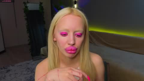luna_beverly online show from May 14, 2026, 8:48 pm