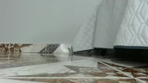 Luna--Blueberry online show from November 12, 2025, 4:02 am