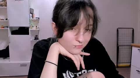 Luna online show from February 23, 2025, 7:17 pm