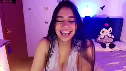 luna_cute14 online show from November 22, 2025, 5:01 pm