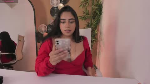 luna_cute14 online show from April 16, 2026, 5:47 pm