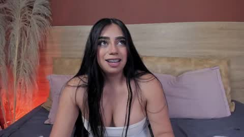 luna_cute14 online show from April 18, 2026, 9:26 pm