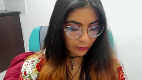 luna  online show from January 17, 2025, 2:50 pm