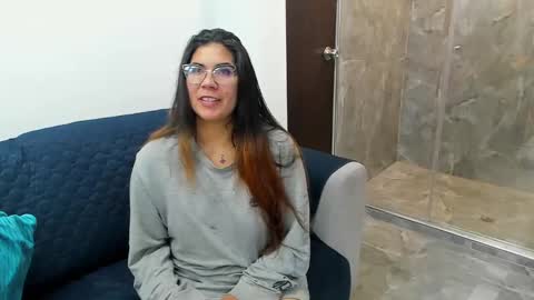 luna  online show from February 10, 2025, 2:26 pm