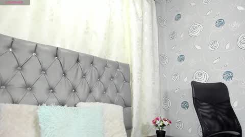 Luna Eva online show from March 25, 2026, 2:56 pm