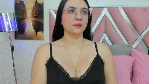 Snapshot of luna_ferrer1 chatting on July 6, 2026, 12:02 pm luna_ferrer1 online show from July 6, 2026, 12:02 pm