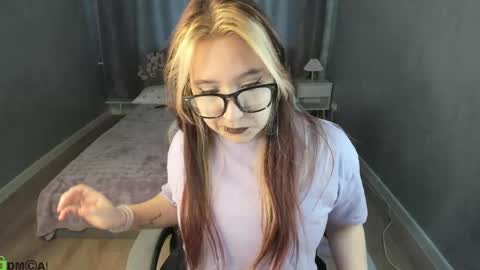 Luna Host online show from May 14, 2026, 1:45 am
