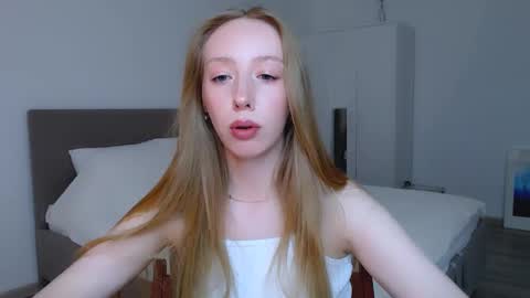 Luna online show from December 7, 2024, 8:05 pm