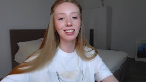 Luna online show from January 3, 2025, 9:47 pm