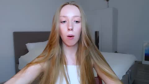 Luna online show from March 2, 2025, 10:38 pm