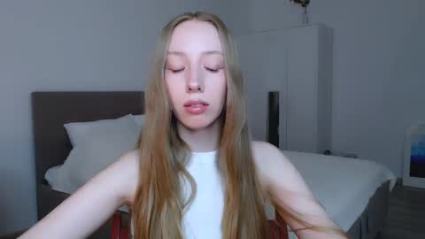 Luna online show from March 5, 2025, 8:21 pm