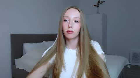 Luna online show from October 2, 2025, 7:54 pm