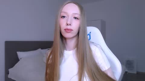 Luna online show from March 17, 2026, 9:07 pm