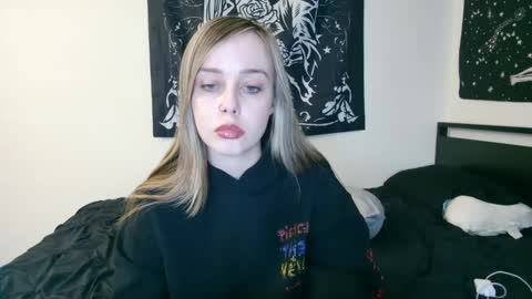 Luna online show from September 15, 2025, 4:45 am