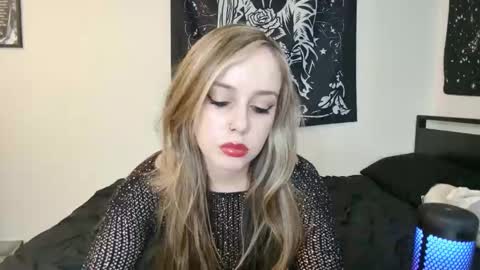 Luna online show from September 23, 2025, 12:46 am