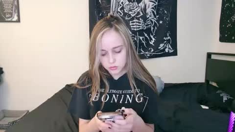 Luna online show from October 16, 2025, 6:31 pm