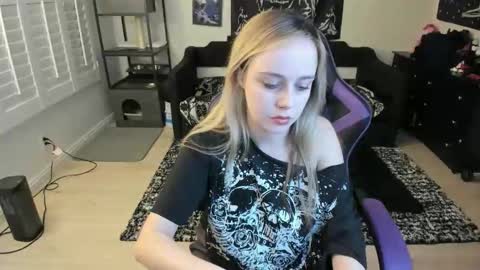 Luna online show from February 20, 2026, 3:58 am