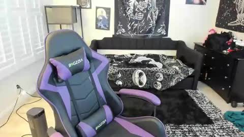 Luna online show from February 21, 2026, 7:48 pm