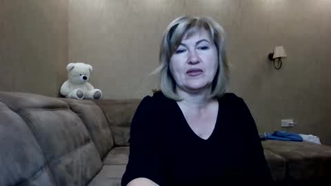 luna_lure11 online show from October 4, 2025, 5:44 pm
